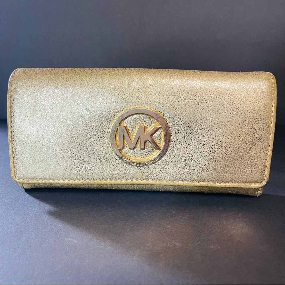 Michael Kors Gold Wallet Chic Metallic Design